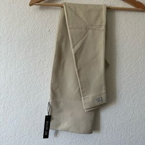 SET active leggings. Sculptflex. BRANDNEW. Color white. Size L